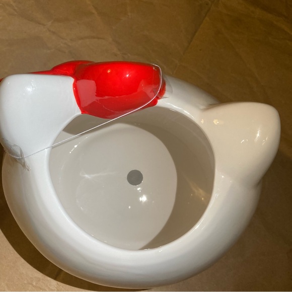 Hello kitty planter - Picture 7 of 10